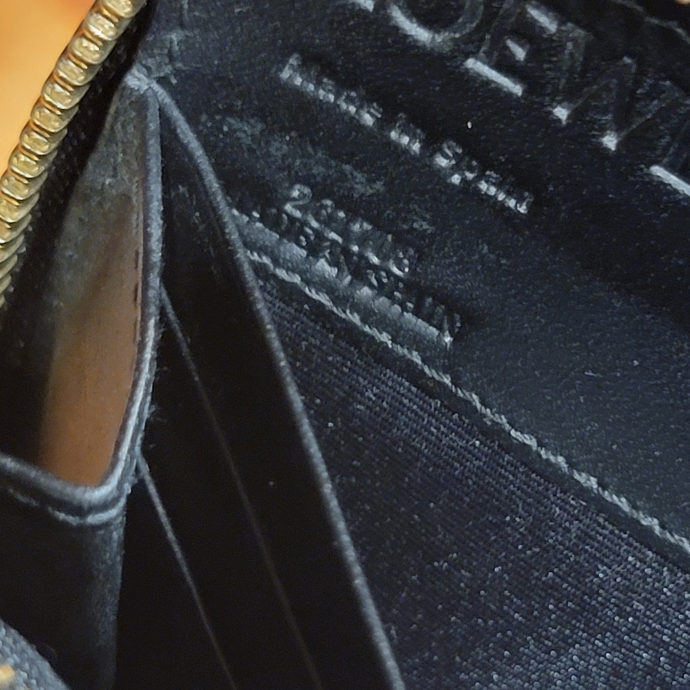 Loewe EUC Puzzle Anagram Leather Long Wallet Round Zip Unisex Authentic - Picture 15 of 15